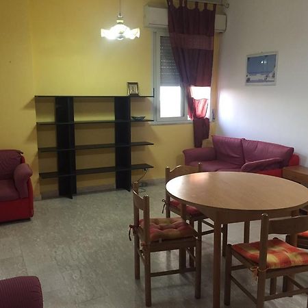 90Ss Apartament Lejlighed Reggio di Calabria Eksteriør billede